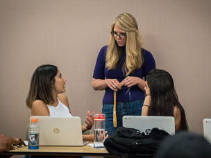 NSC English Professor, Laura Decker working with Nepantla students