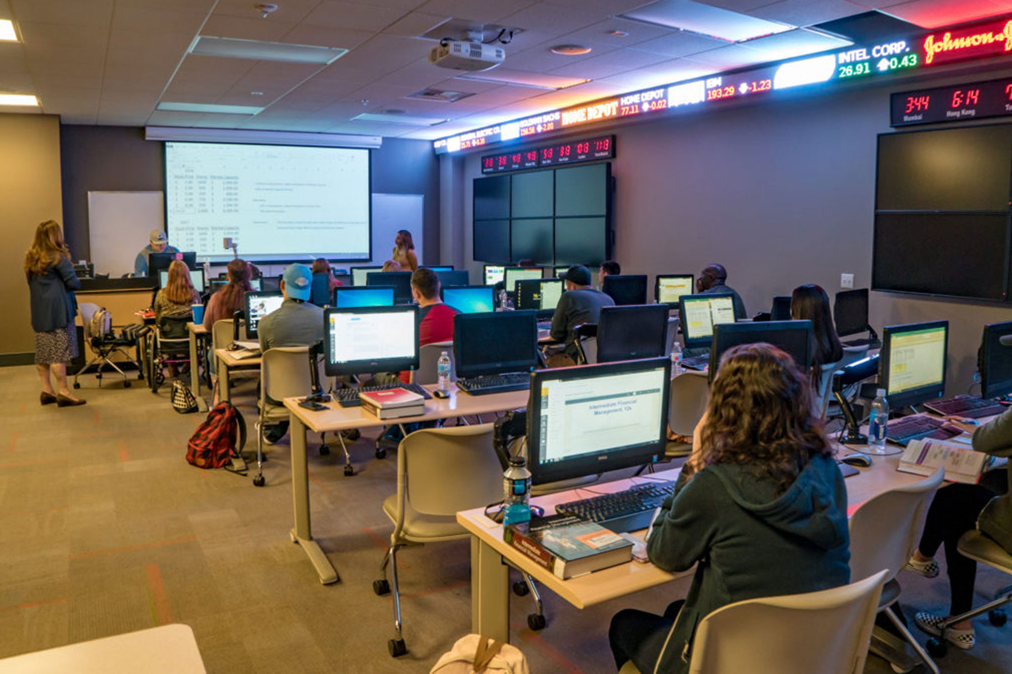 Picture of full classroom in a computer lab